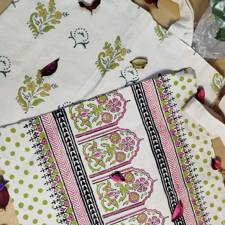 Tote bags